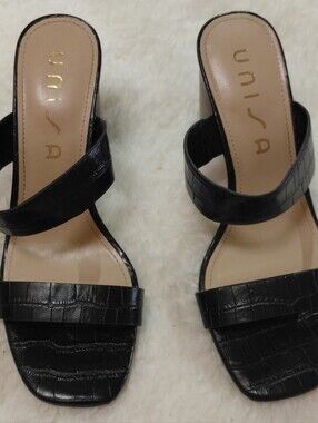 UNISA Black Croc Embossed Block Heel Sandals Size 6.5